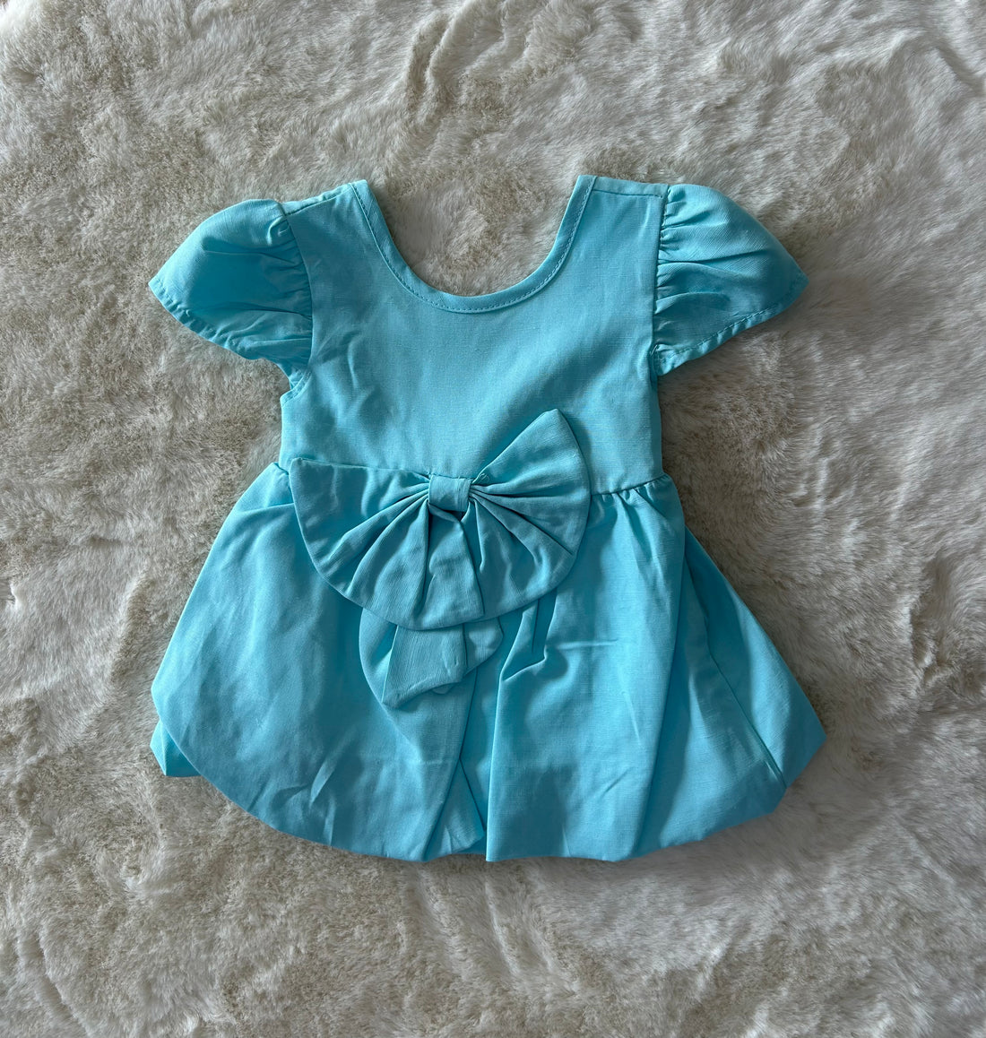 VESTITINO IN LINO CON SCOLLO ALLA SCHIENA